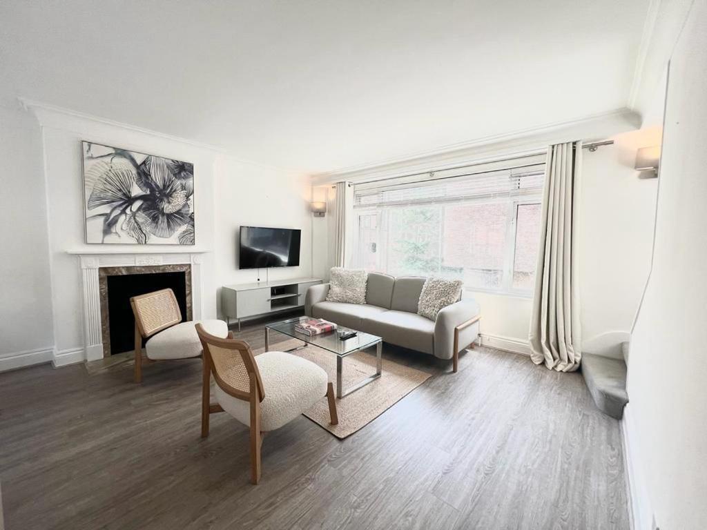 Апартаменты Split Level 2 Bed Apartment- Mayfair *